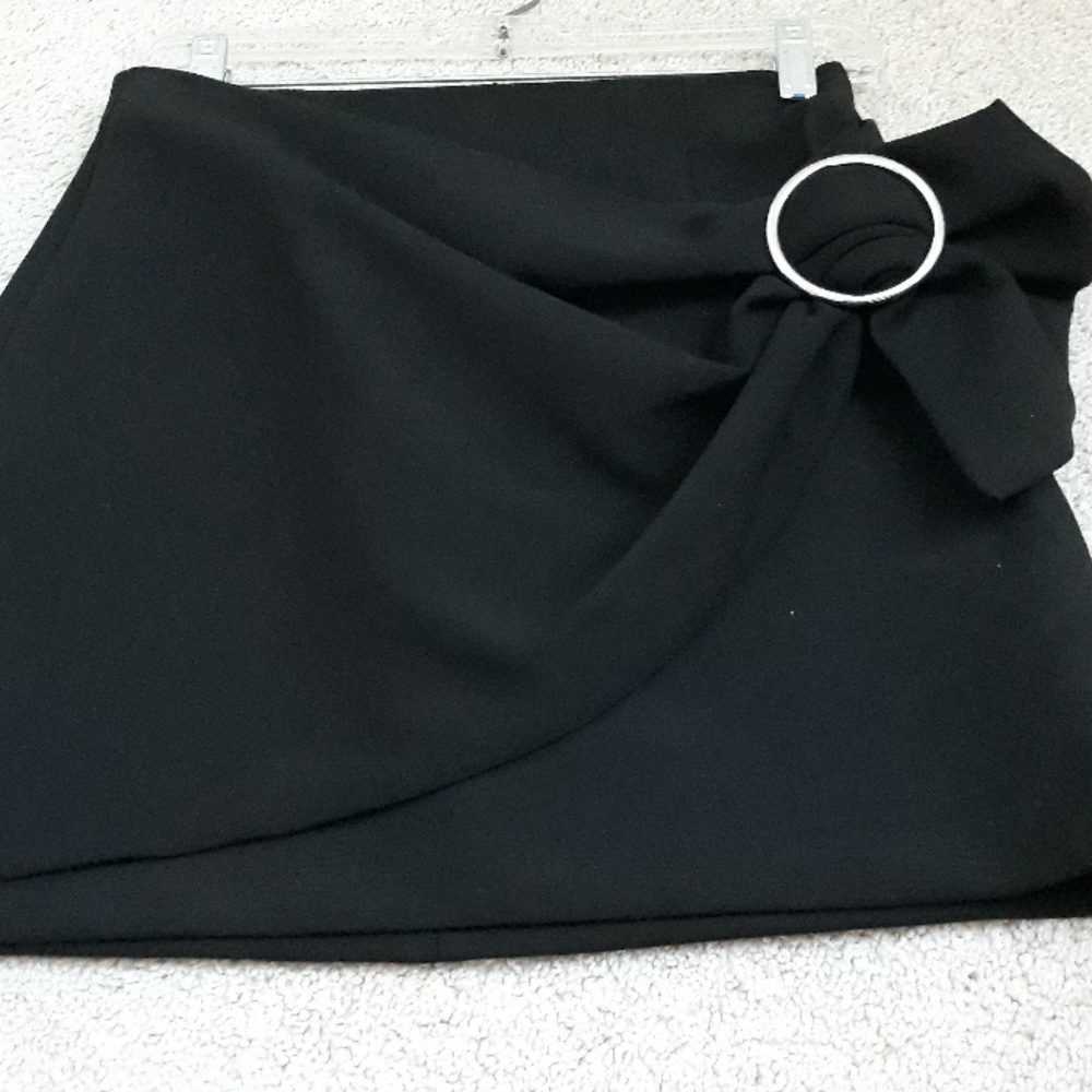 Mini skirt - Picture 2 of 3